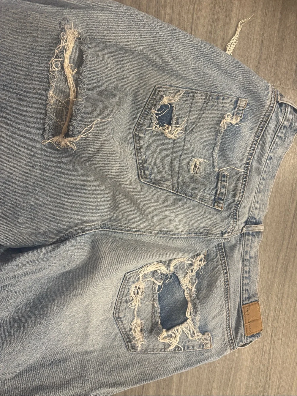 Light Blue Distressed Women’s American Eagle Jeans - Picture 3 of 9